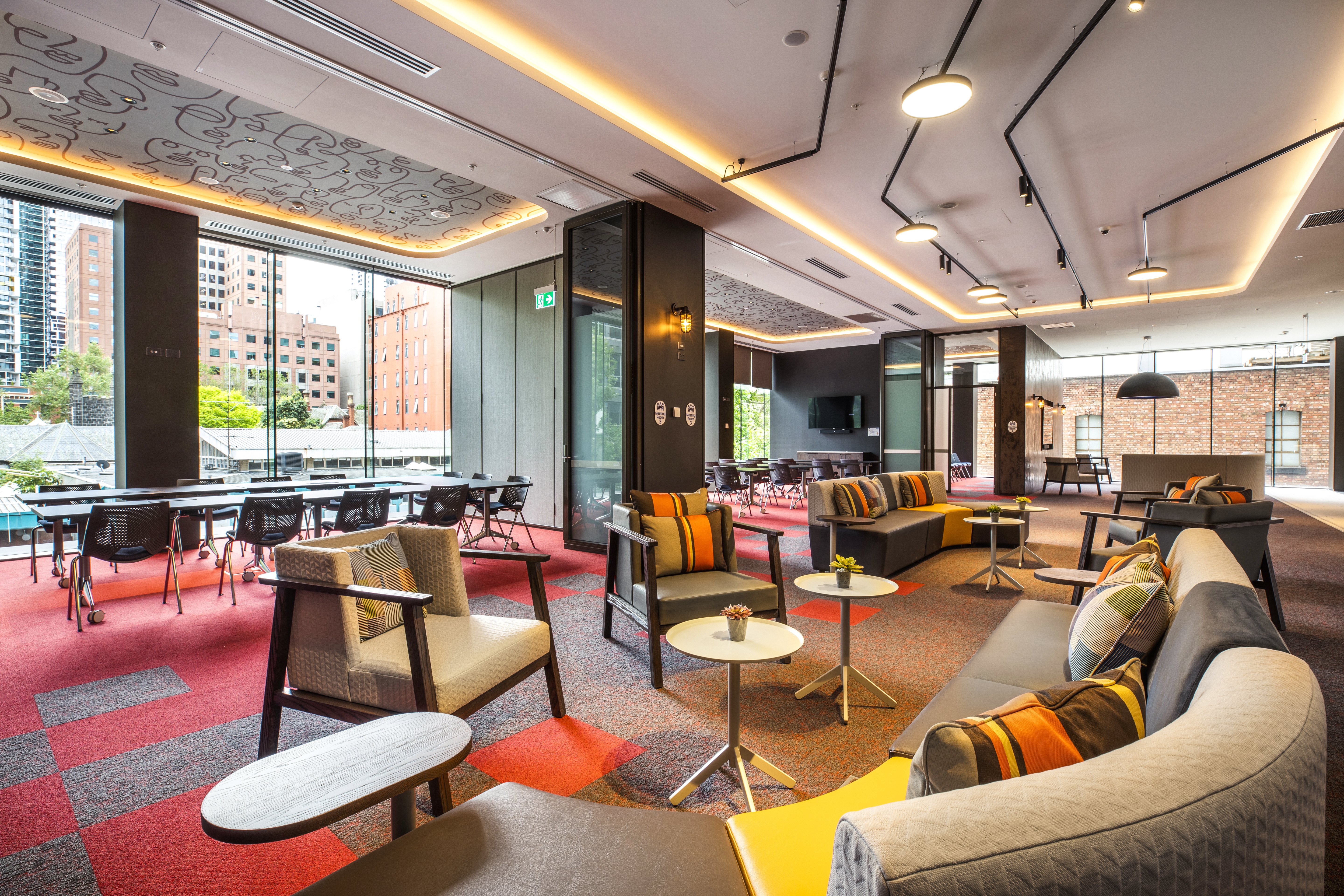 Holiday Inn Express Melbourne Little Collins 50/74
