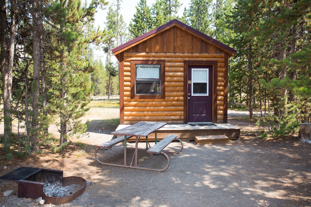 Headwaters Lodge And Cabins At Flagg Ranch 1/55