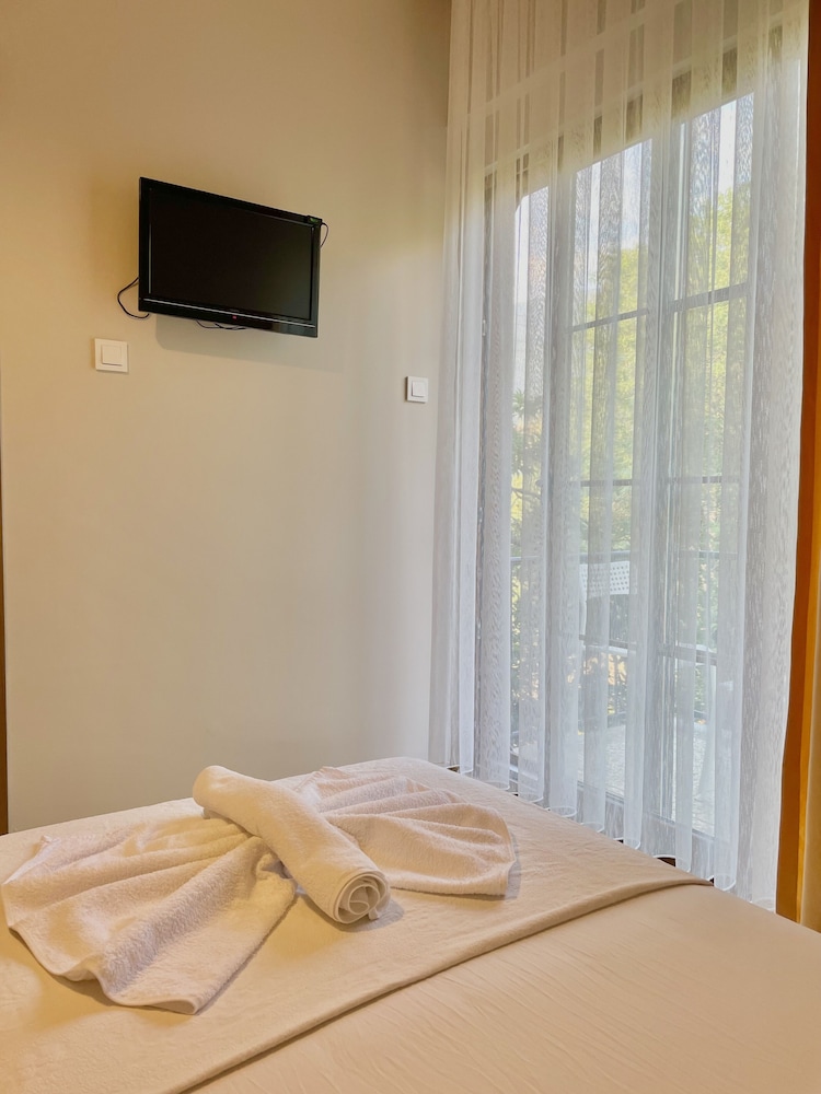 Cennet Hotel 14/46