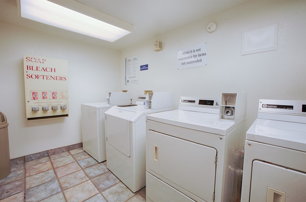 Motel6 Albany, NY 10/60