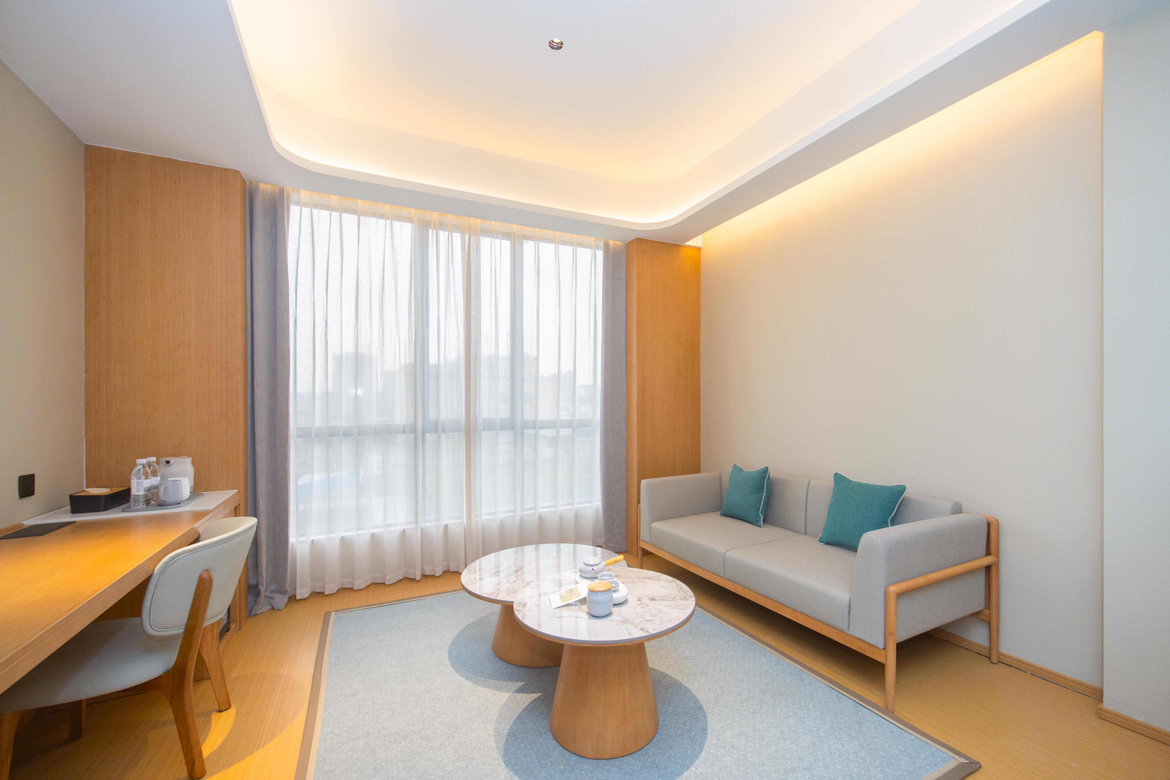 JI Hotel (Guangzhou Baiyun Station Sanyuanli Avenue) 41/50