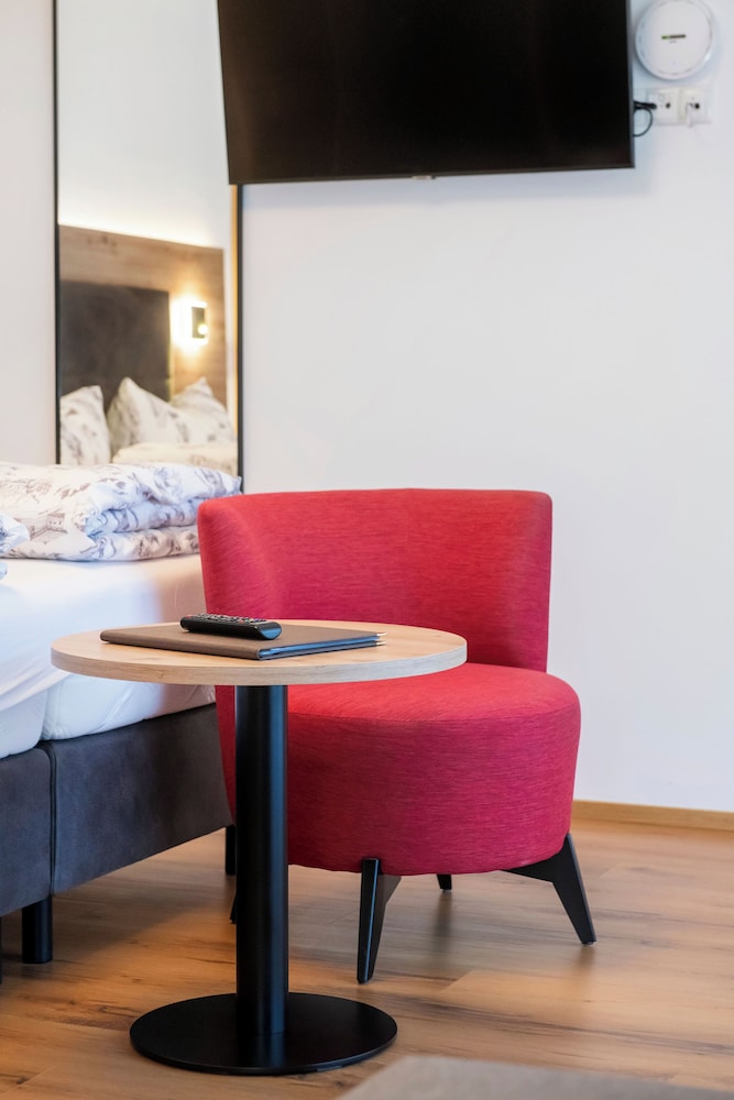 Hotel Schneeberger 56/75