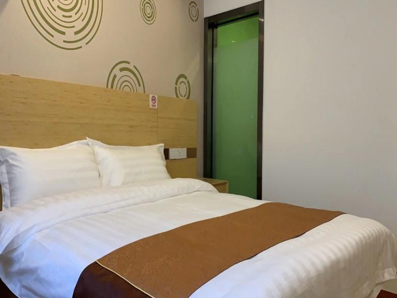 Shell Beijing Fangshan Chengguan Metro Station Hotel 13/25