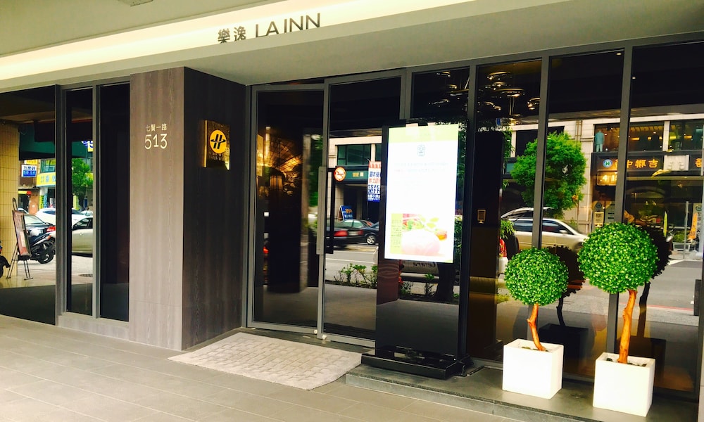 La Inn 8/66