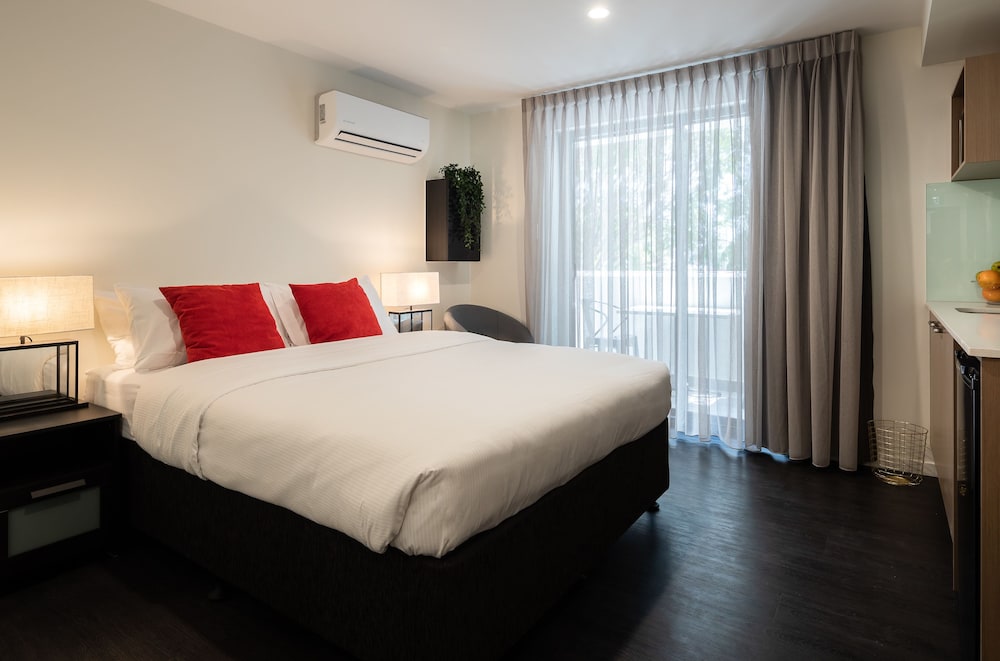 Ascot Budget Inn 23/77