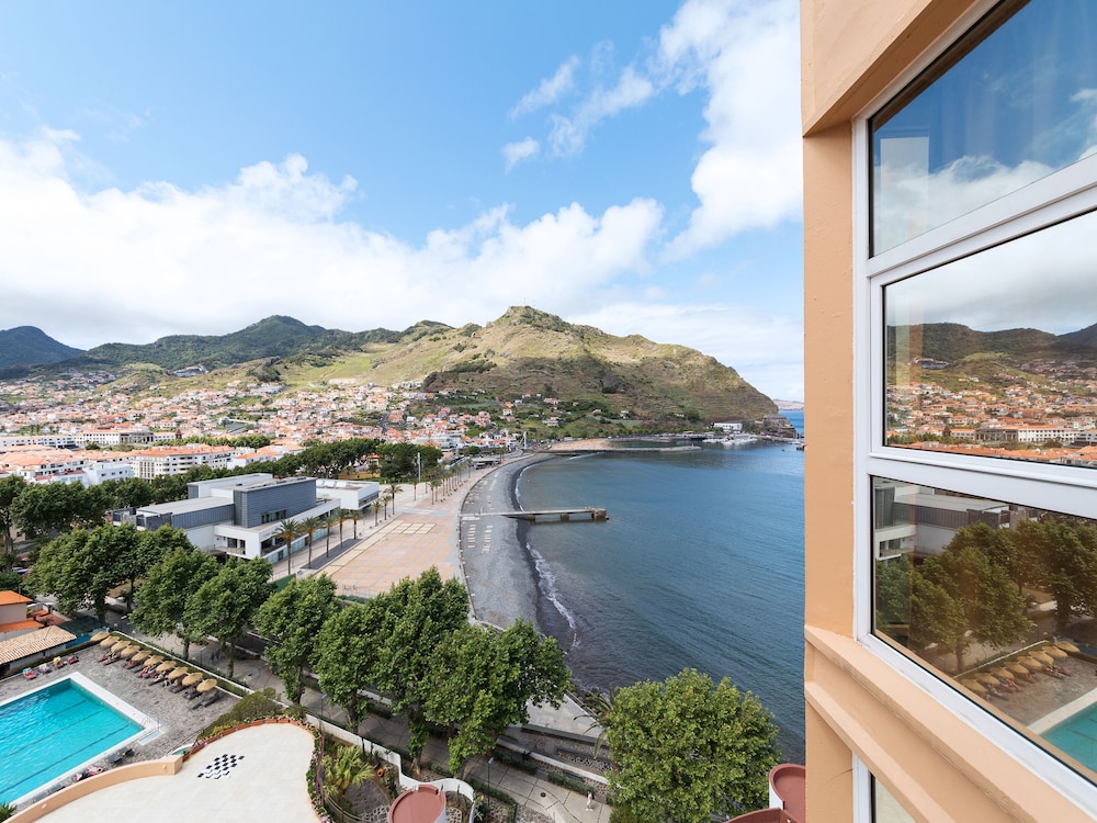 Baia Madeira Hotel - Ocean Beachfront 50/54