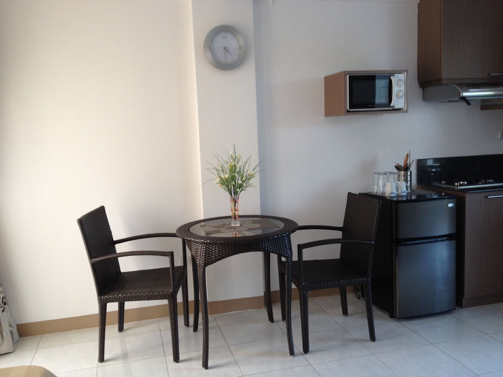 Anahaw Studio Suites 13/24