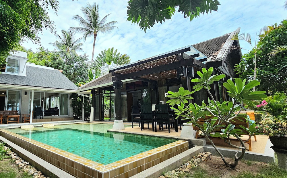Emerald Sands Beach Villa 23/30
