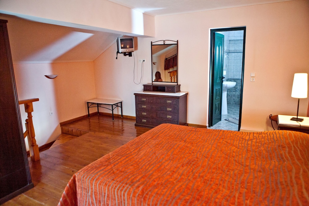 Vasilaras Hotel 25/50