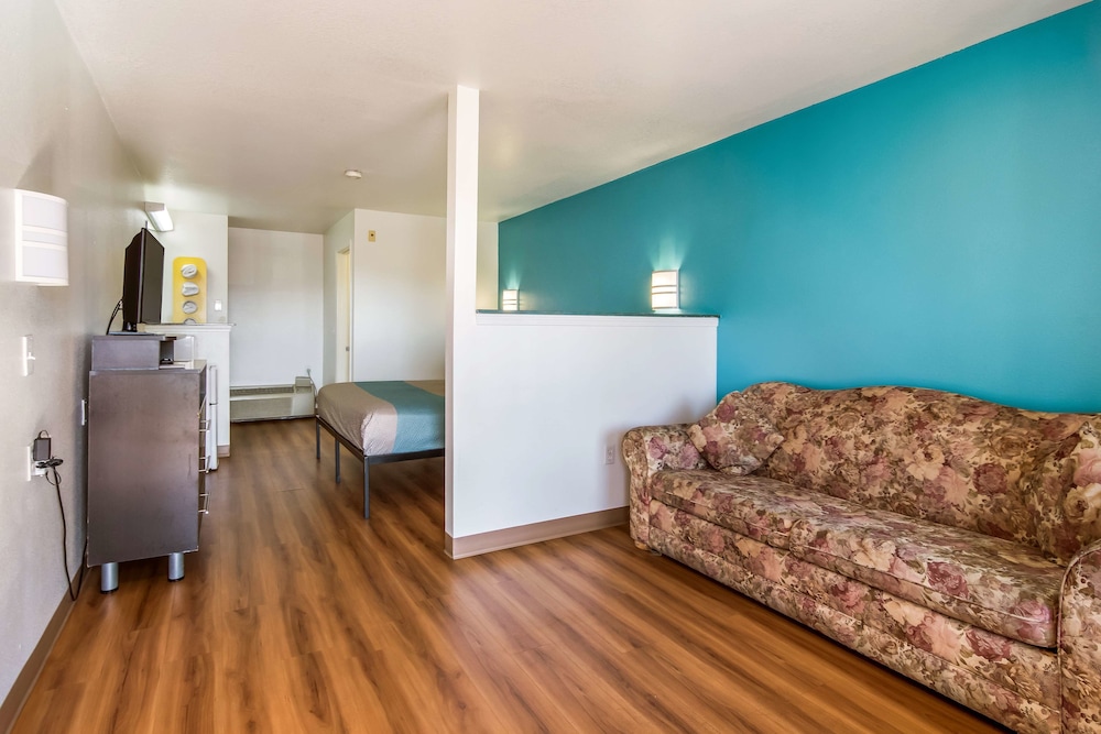 Motel6 Portland, OR Mall 205 26/37