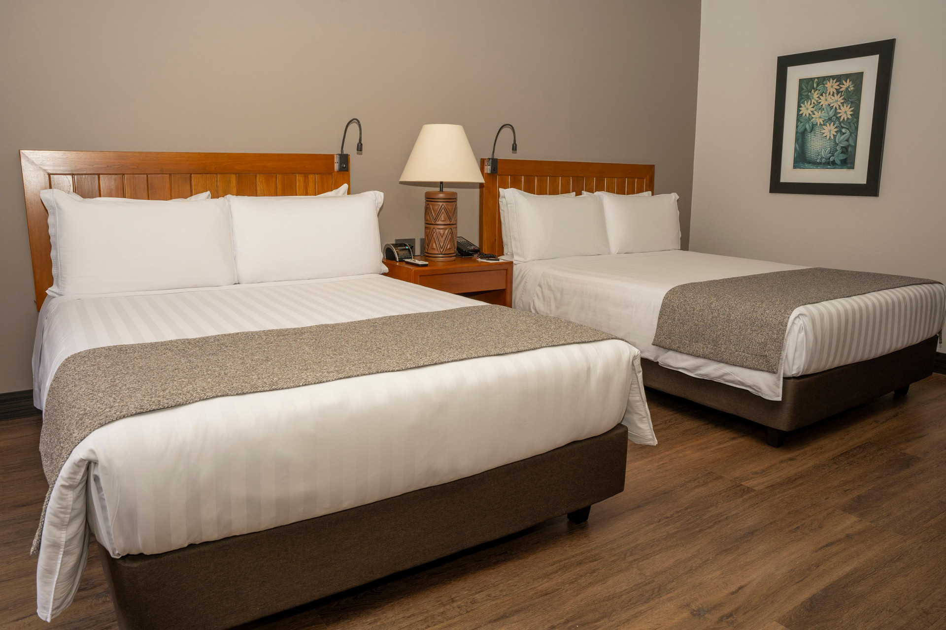 Standard, Quadruple, Twin Beds, Lake View