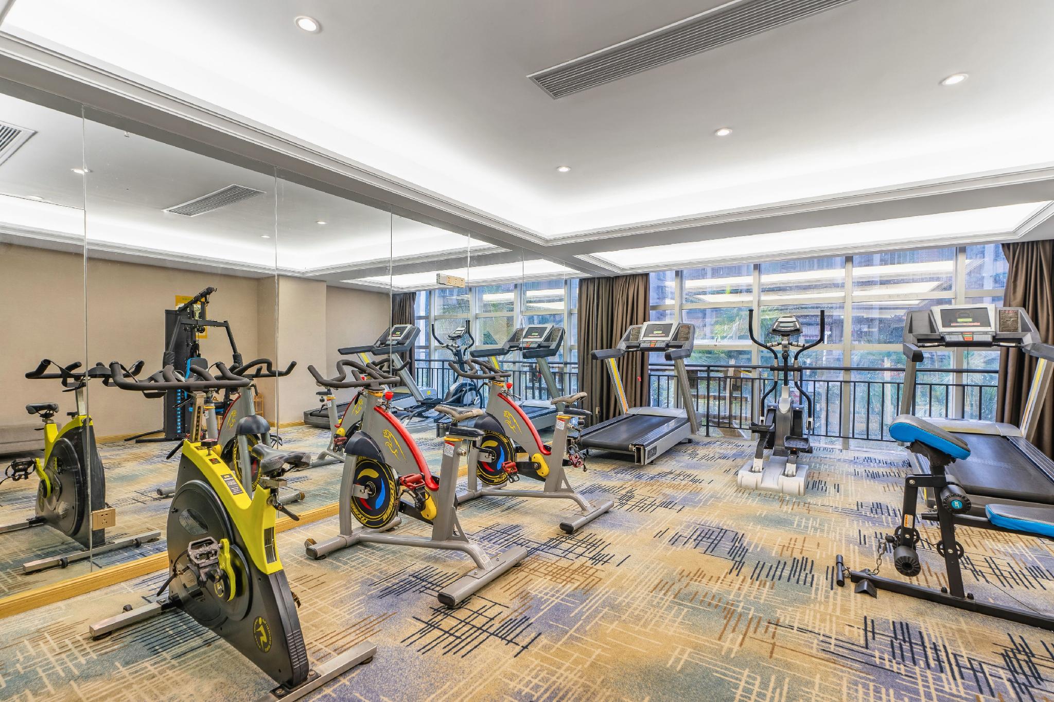 Vienna Hotel (Shantou Convention and Exhibition Center) 42/54