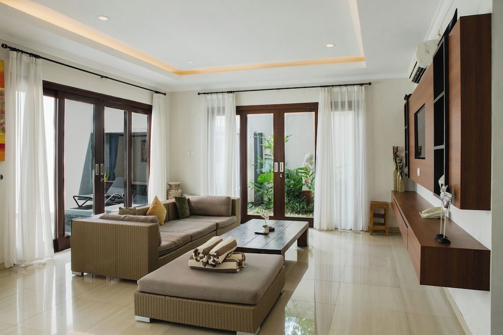 White Lotus Villa 34/50