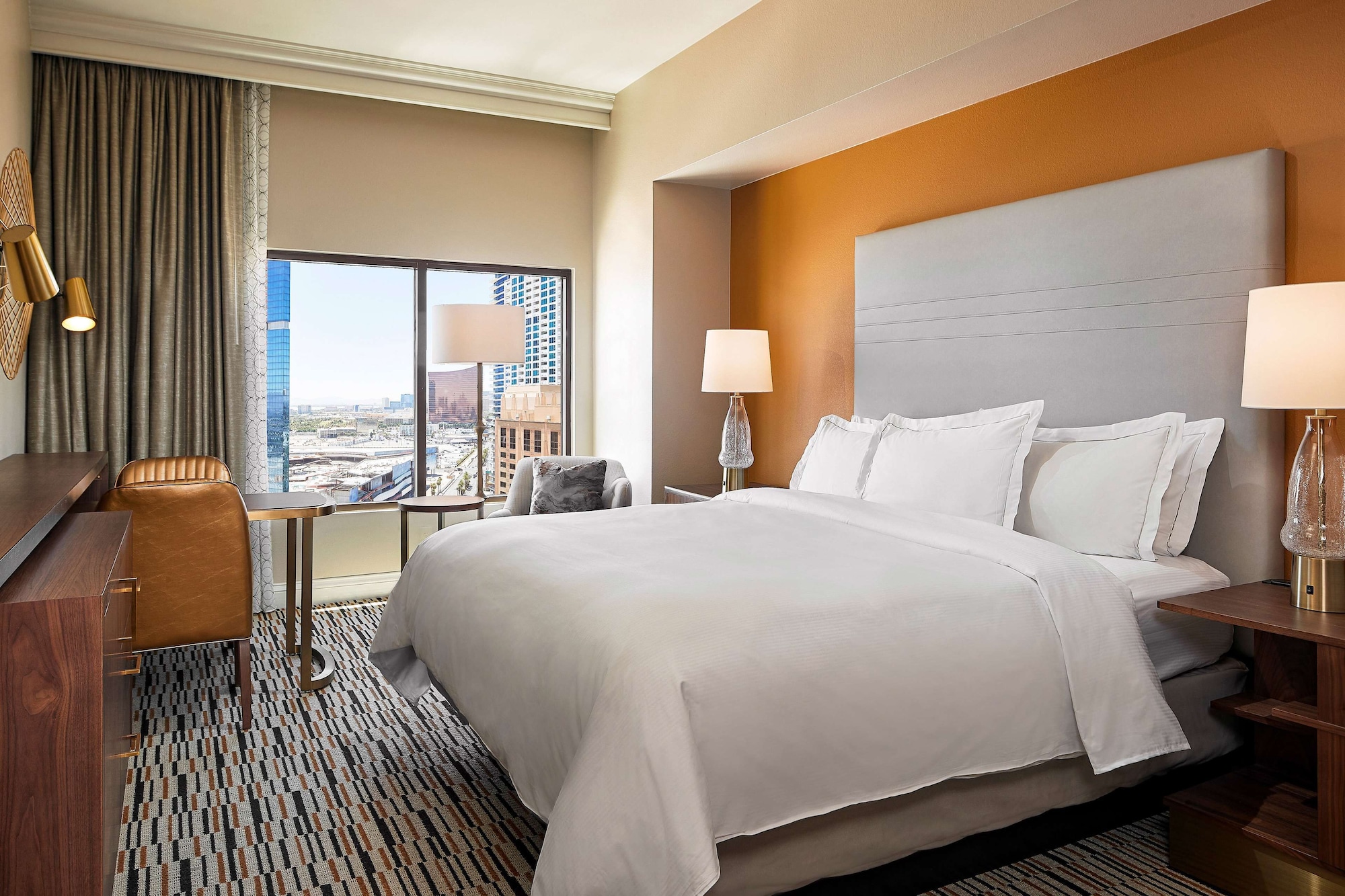 STUDIO, KING BED, KITCHENETTE