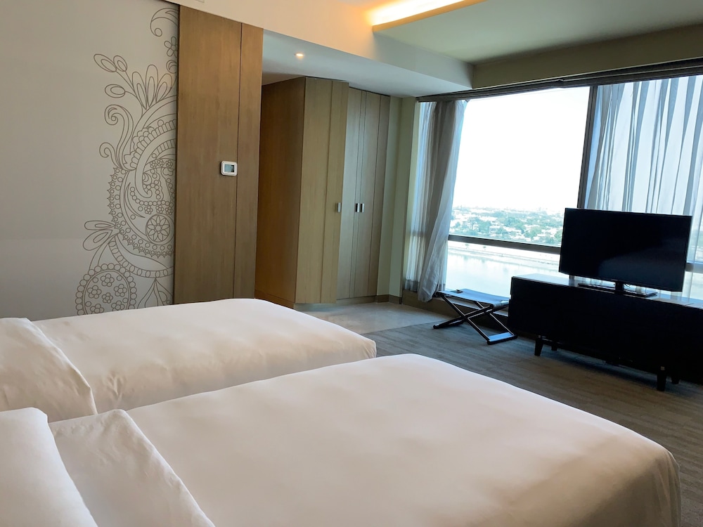 Hyatt Regency Ahmedabad 23/80