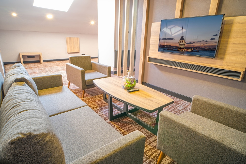 Mayi Hotel 47/55