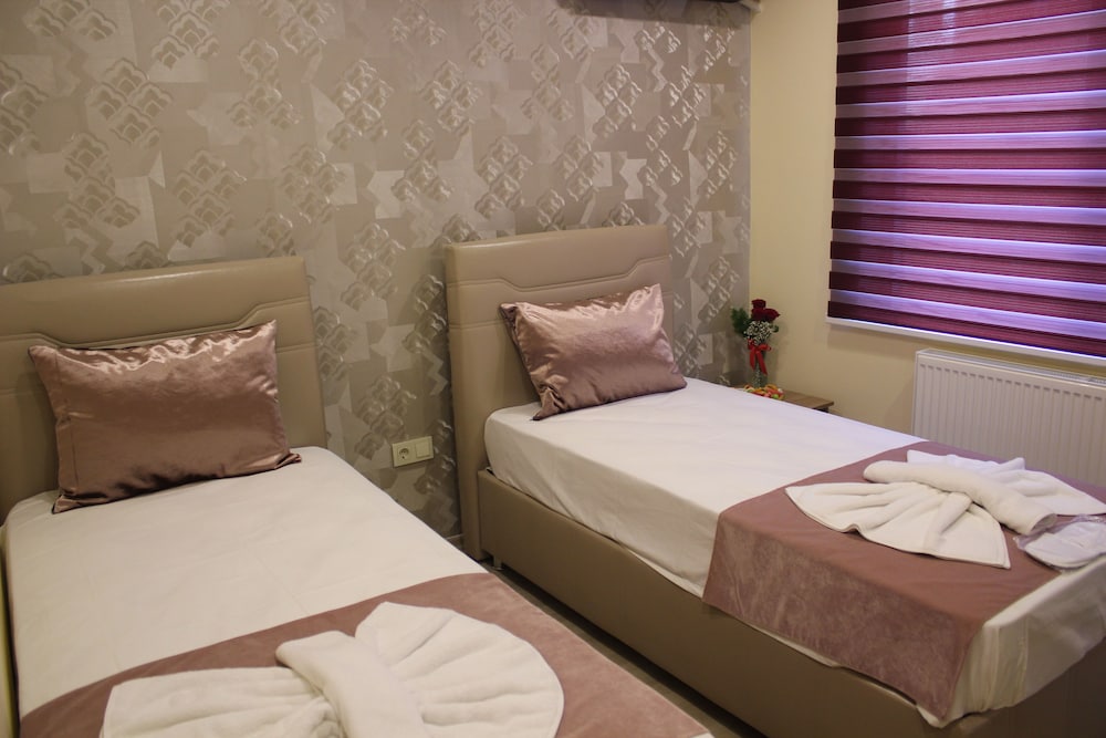 Gorur Hotel 5/30