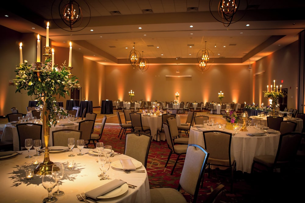 Holiday Inn Mishawaka North 35/50