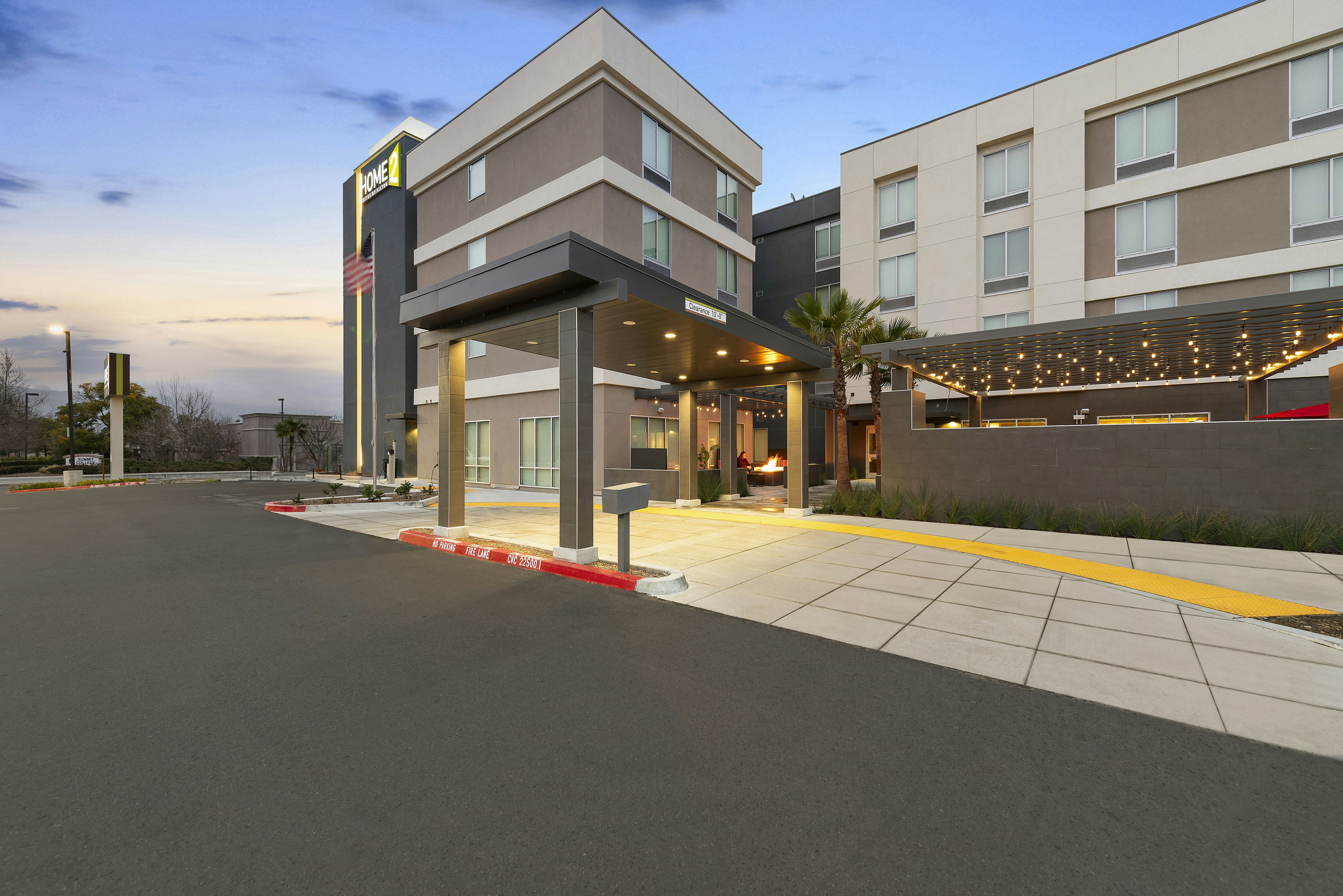 Home2 Suites by Hilton San Bernardino 24/26