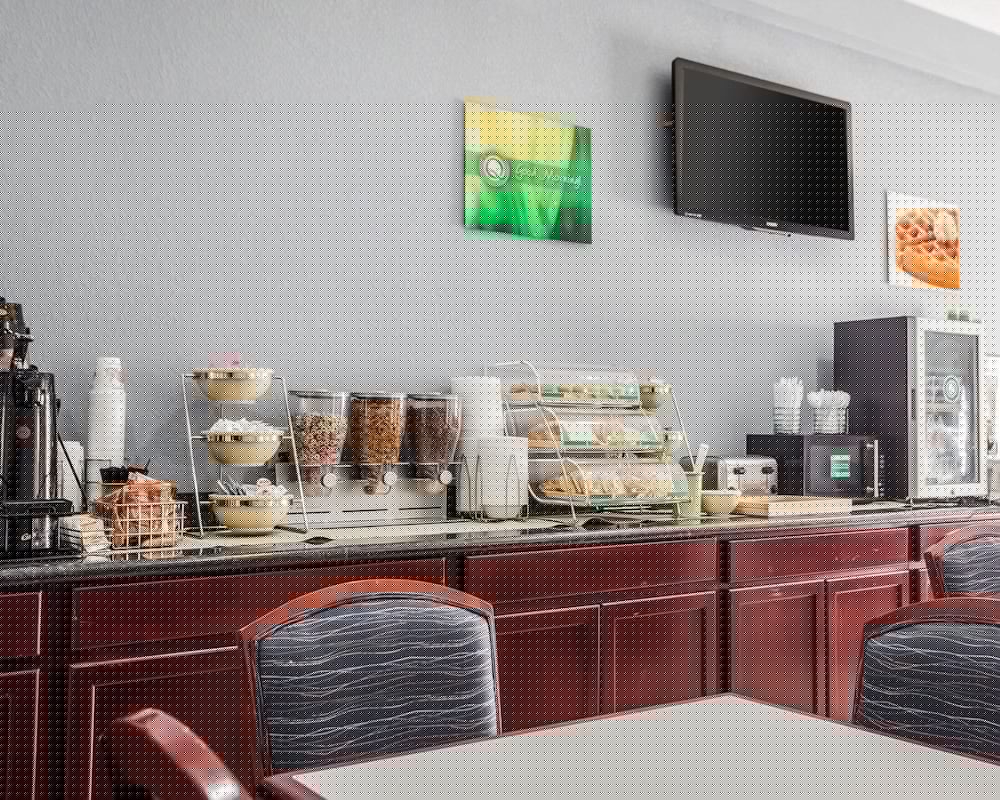 Quality Inn & Suites Altoona - Des Moines 28/33