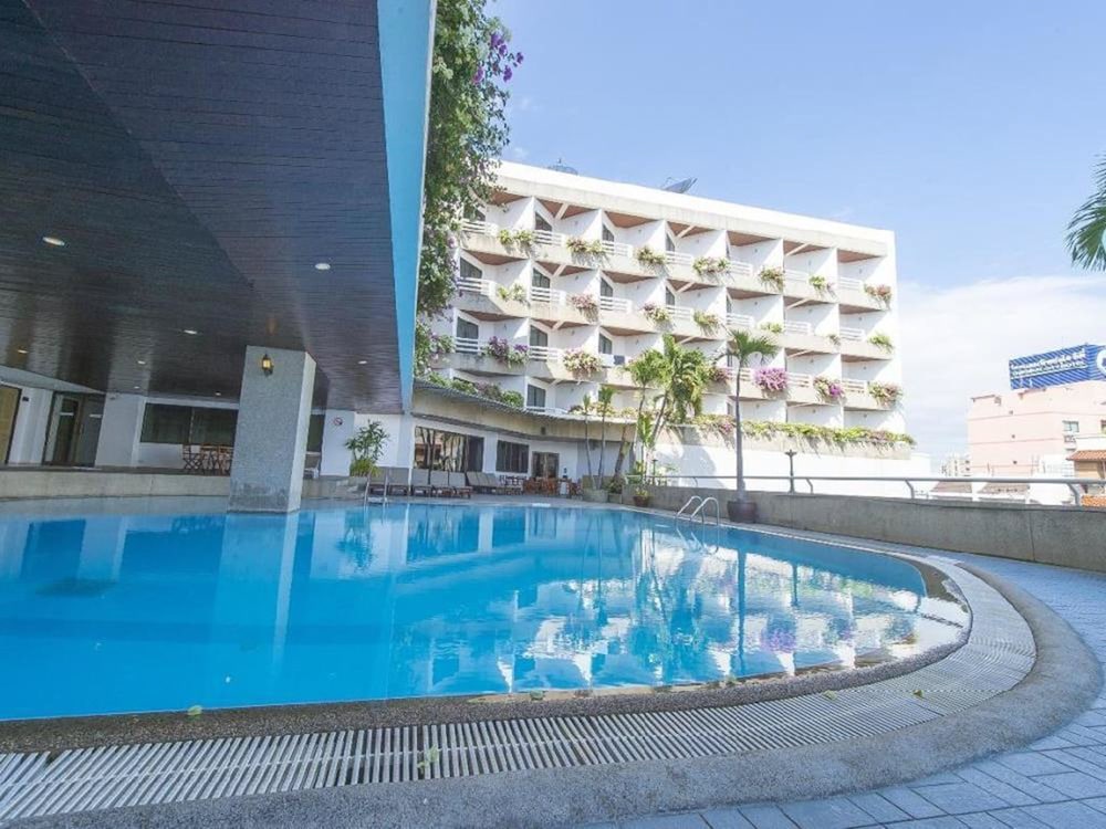 City Beach Resort 5/49
