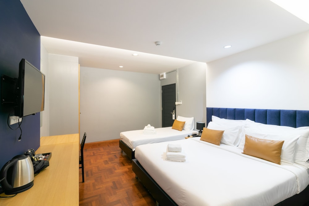 Castle Black Bangkok 8/100