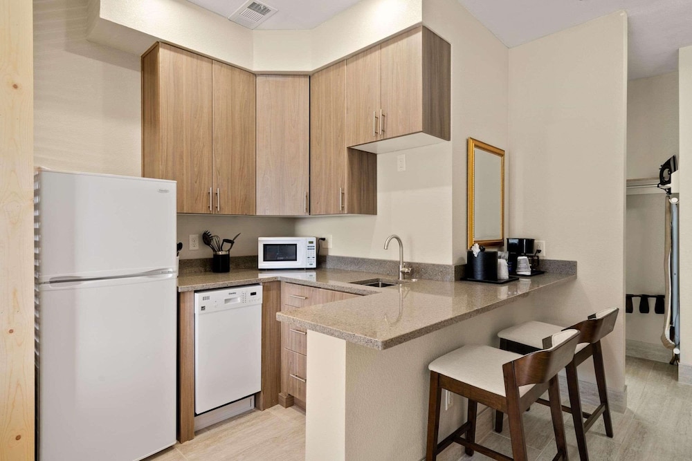 Country Inn & Suites By Radisson Greeley Co 36/40