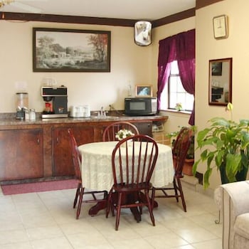 Luxury Inn and Suites Forrest City 26/34