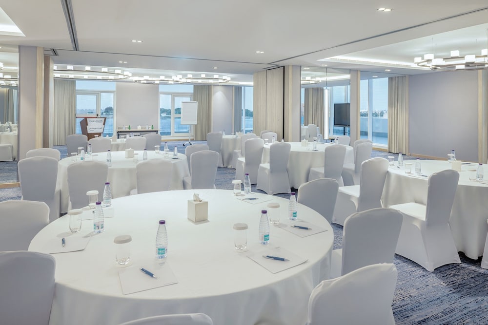 فور بوينتس شيراتون كورنيش جدة(Four Points by Sheraton Jeddah Corniche) 42/50