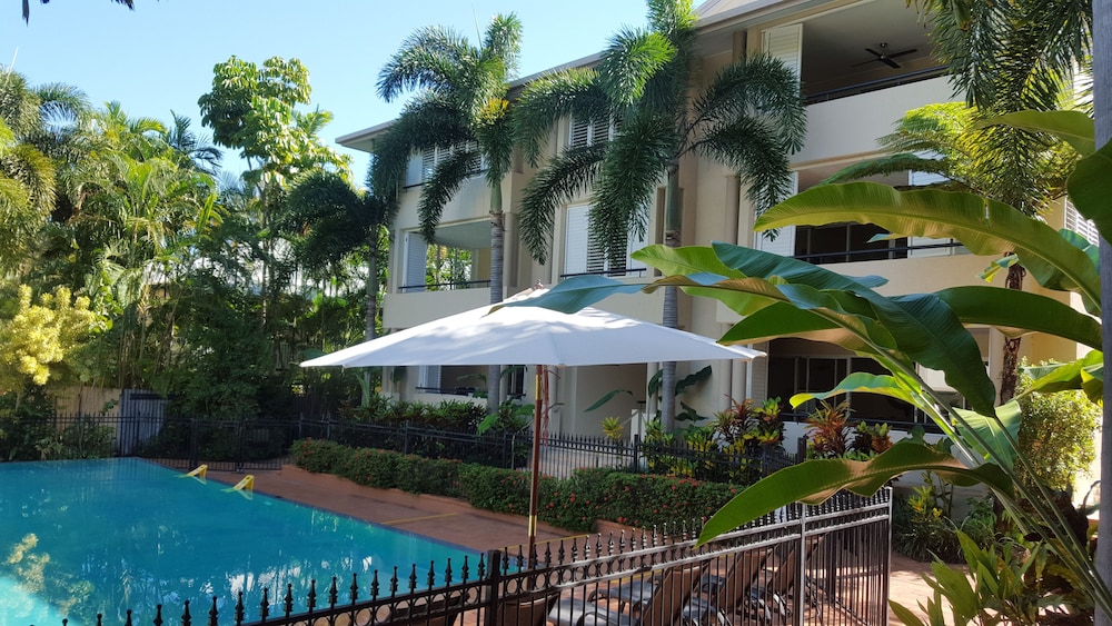 Cayman Villas Port Douglas 13/16