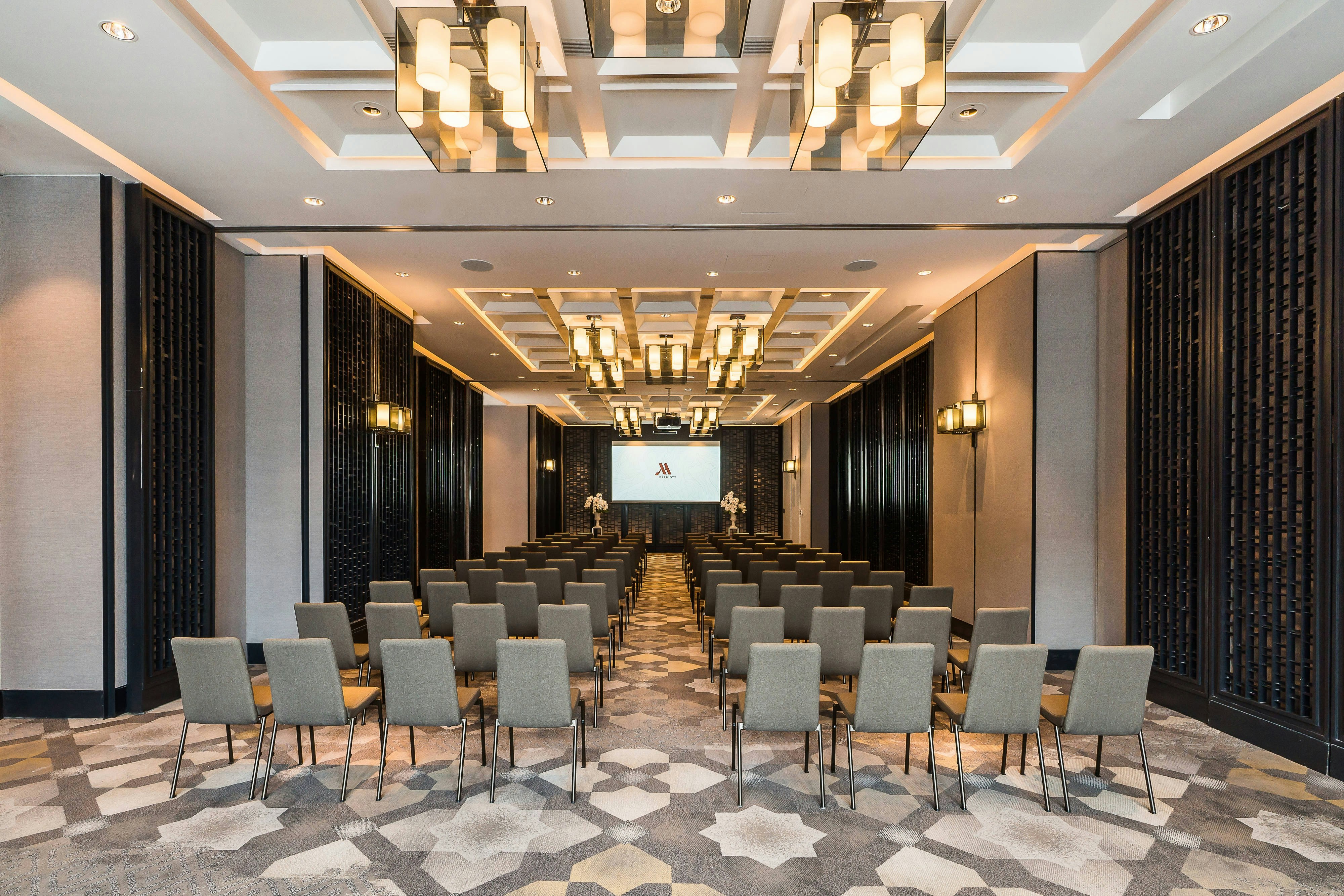 Marriott Bangkok Hotel the Surawongse 62/74