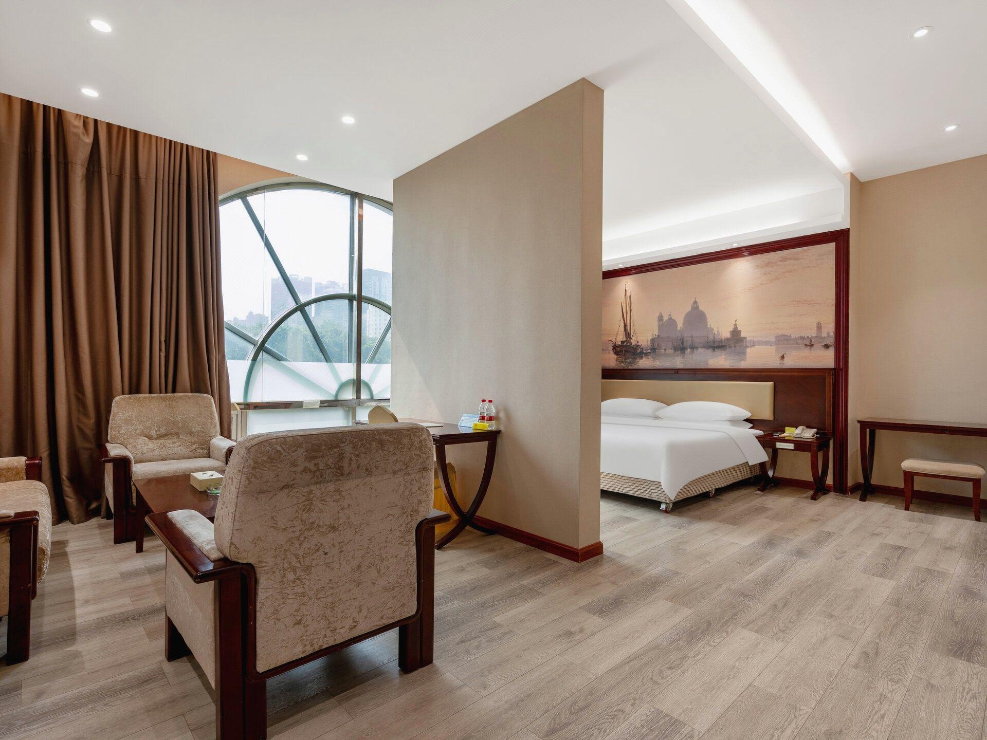 Vienna Hotel Guangzhou Shaheding Metro Station Branch 31/48