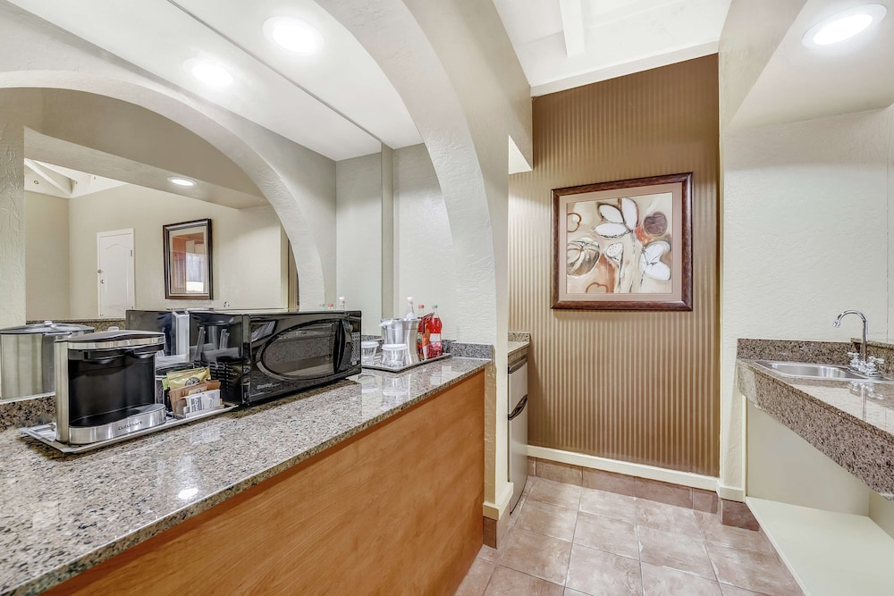 Hilton Phoenix Tapatio Cliffs Resort 6/75