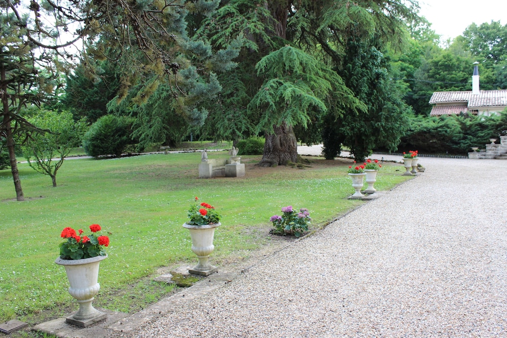 Chateau La Moune 66/77