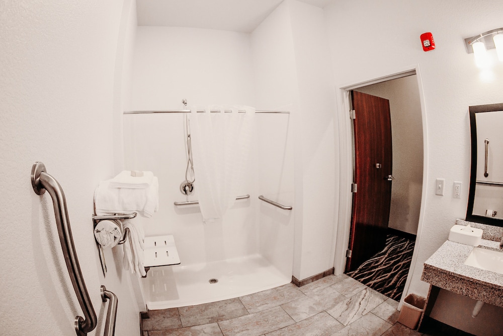 غرفة بسرير كينج لذوي الإعاقة، Cobblestone Hotel & Suites International Falls 4/4