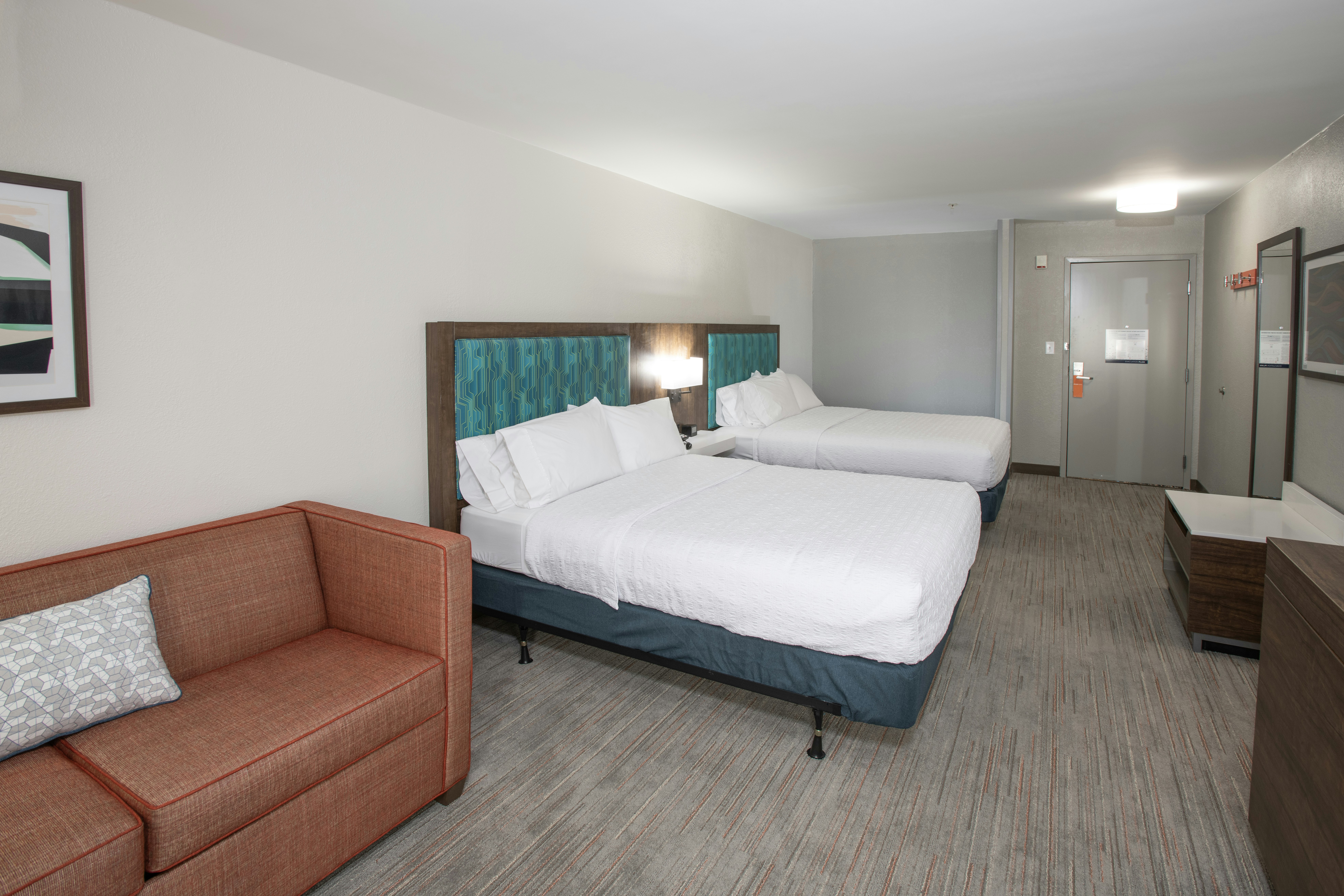 غرفة بسريرين كوين مع أريكة، Hampton Inn Dry Ridge 3/6