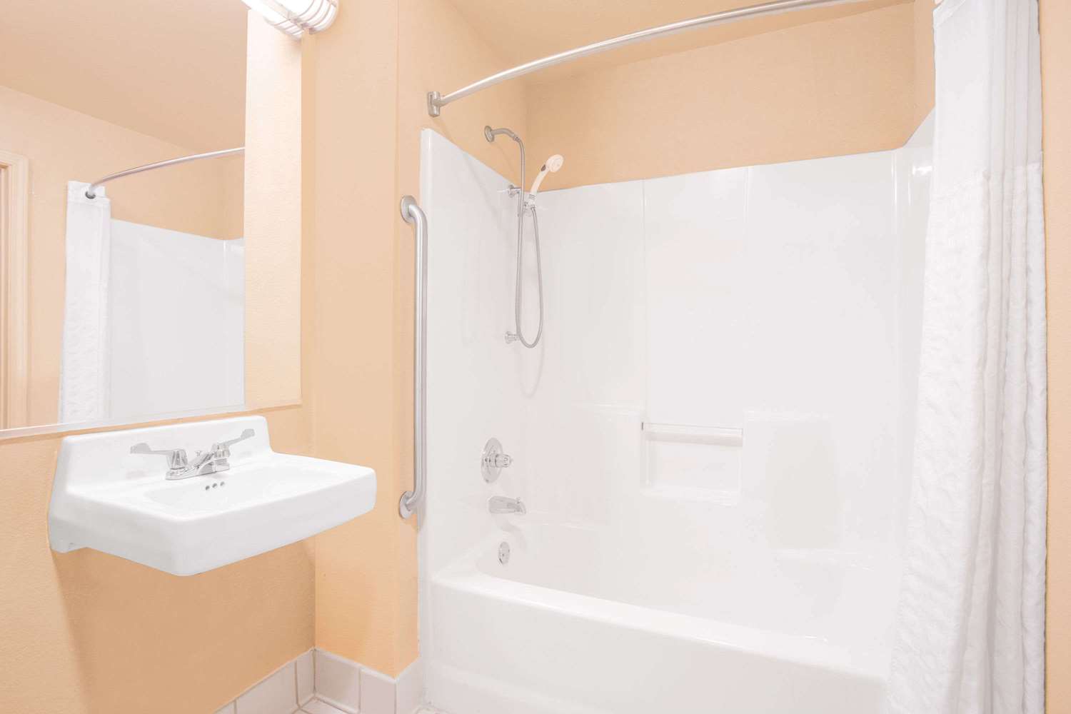 Hawthorn Extended Stay by Wyndham Conyers 40/40