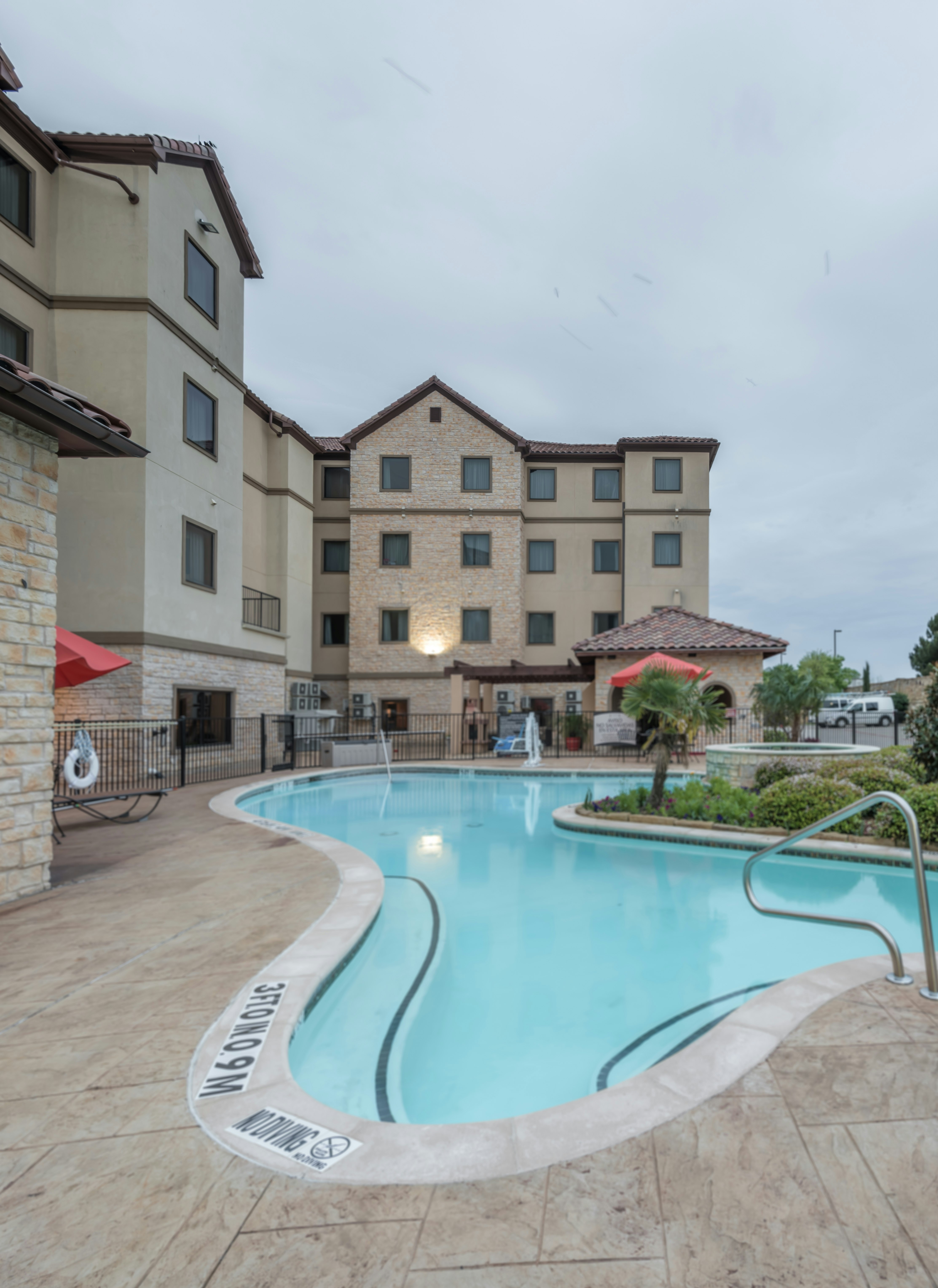 Staybridge Suites Dfw Airport North 73/75