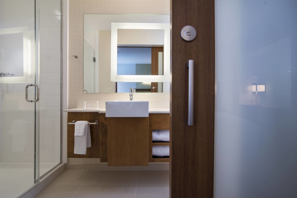 SpringHill Suites Wisconsin Dells 12/29