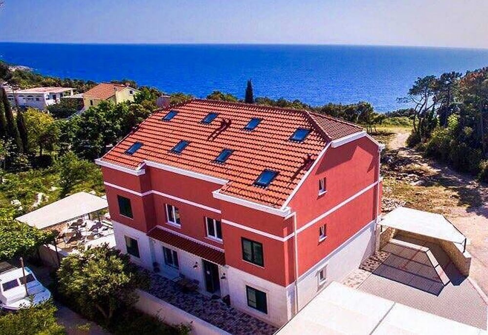 Villa Lukas 1/50