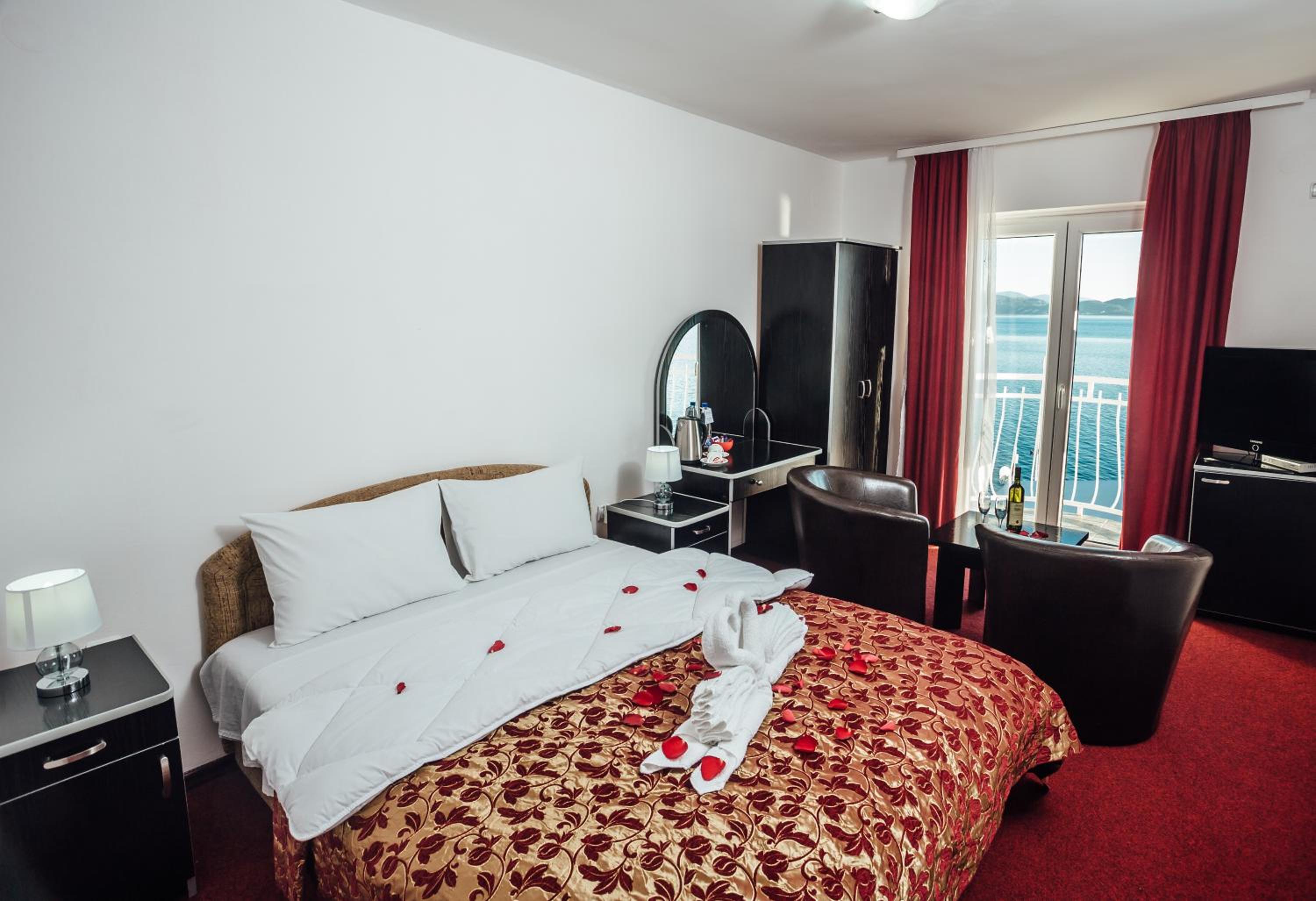 Azzurro Hotel Bijela, Herceg Novi 16/50
