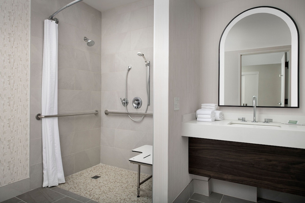 غرفة بسرير كينج، Courtyard By Marriott San Diego Downtown 3/6