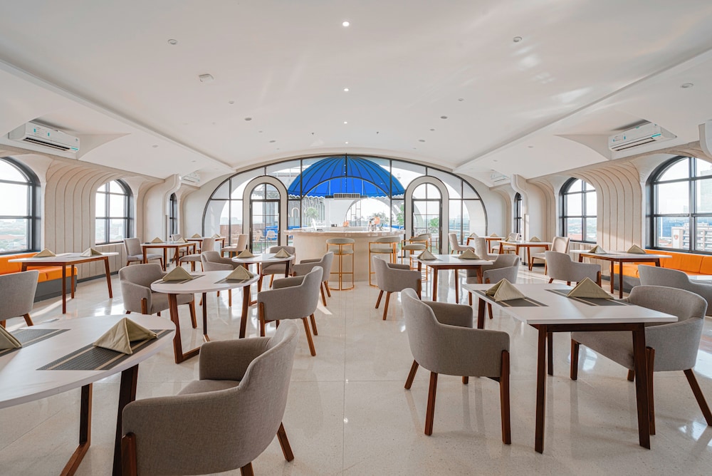 EXCOTEL Design Hotel Surabaya 47/57