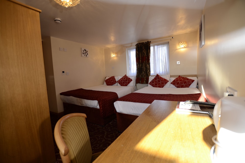 Britannia Inn Hotel Ilford 32/64