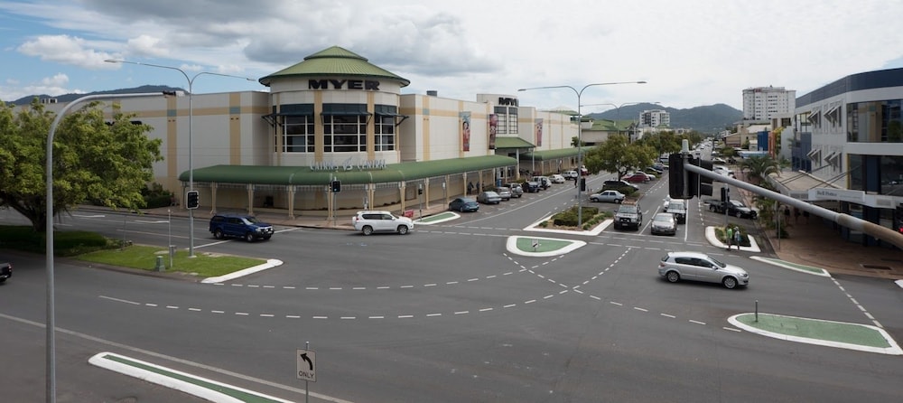Cairns City Apartments 51/61