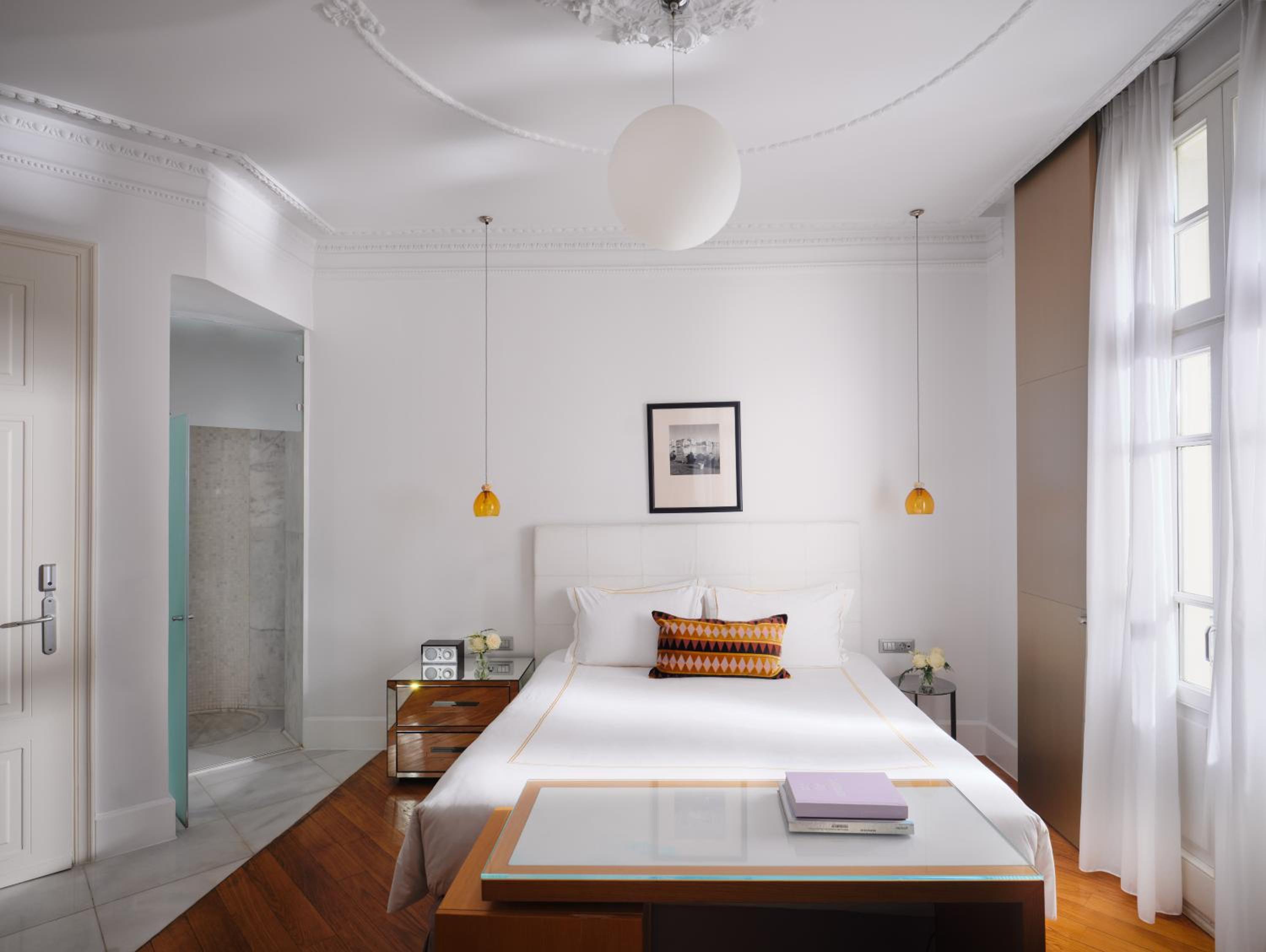 DELUXE, DOUBLE BED