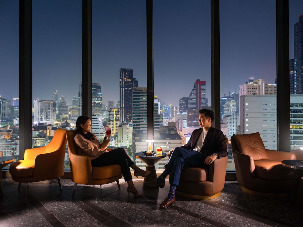 Mercure Bangkok Surawong 58/64