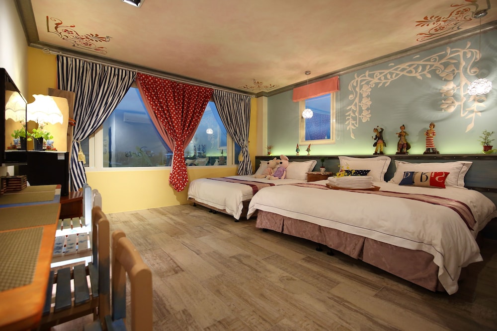 The Wonderland B&B (ex.Si Sen live Pastoral Breakfast) 11/47