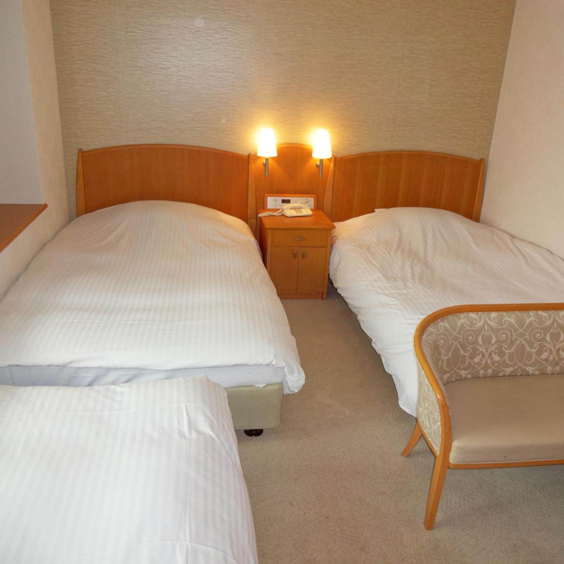 Room, Triple, Kobe Luminous Hotel 3/8