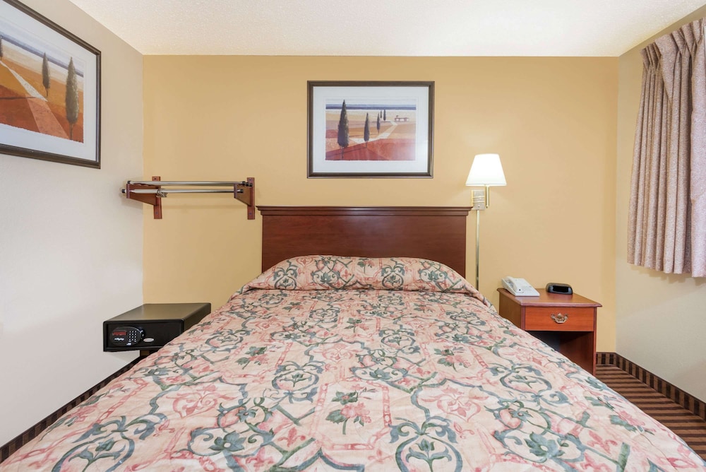 La Vale Inn Cumberland Area 7/19
